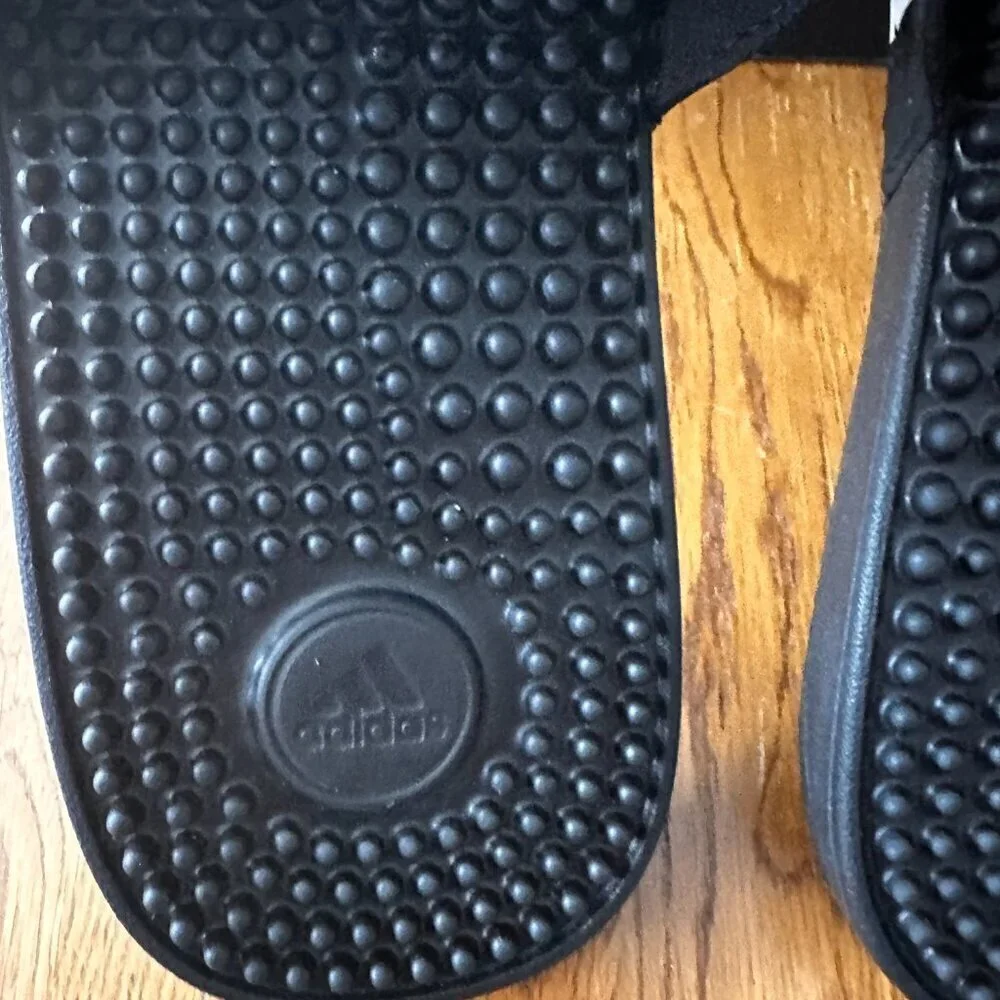 ADDIDAS ADISSAGE MEN'S SLIDES - CORE BLACK / CLOUD WHITE, US MEN 11/12